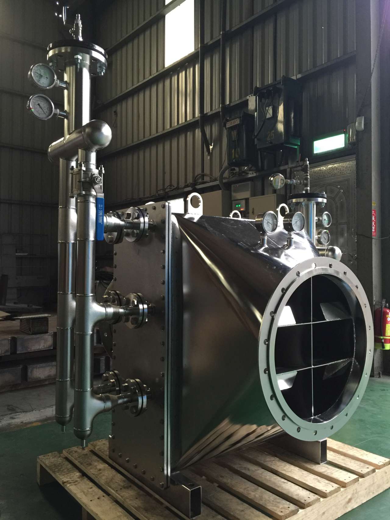 Stainless steel gas / liquid heat exchanger